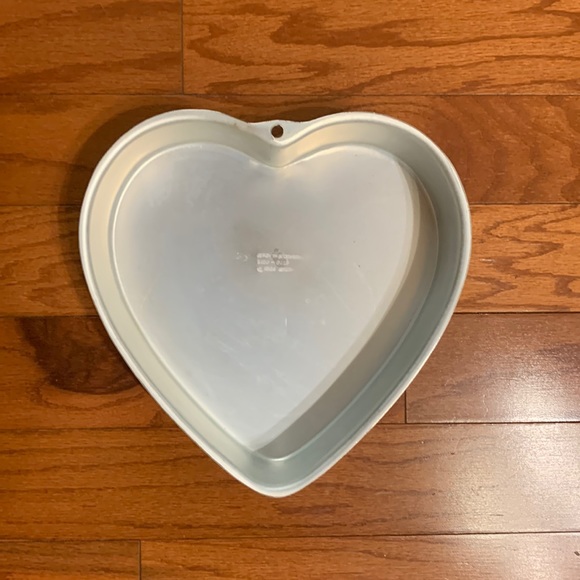 Wilton Kitchen Wilton Heart Baking Pan Poshmark